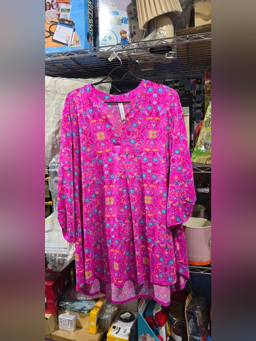 New 2X Dear Scarlett Hot Pink Multicolor Printed V-Neck Tunic